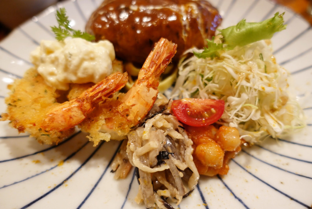 サラダなどのお惣菜