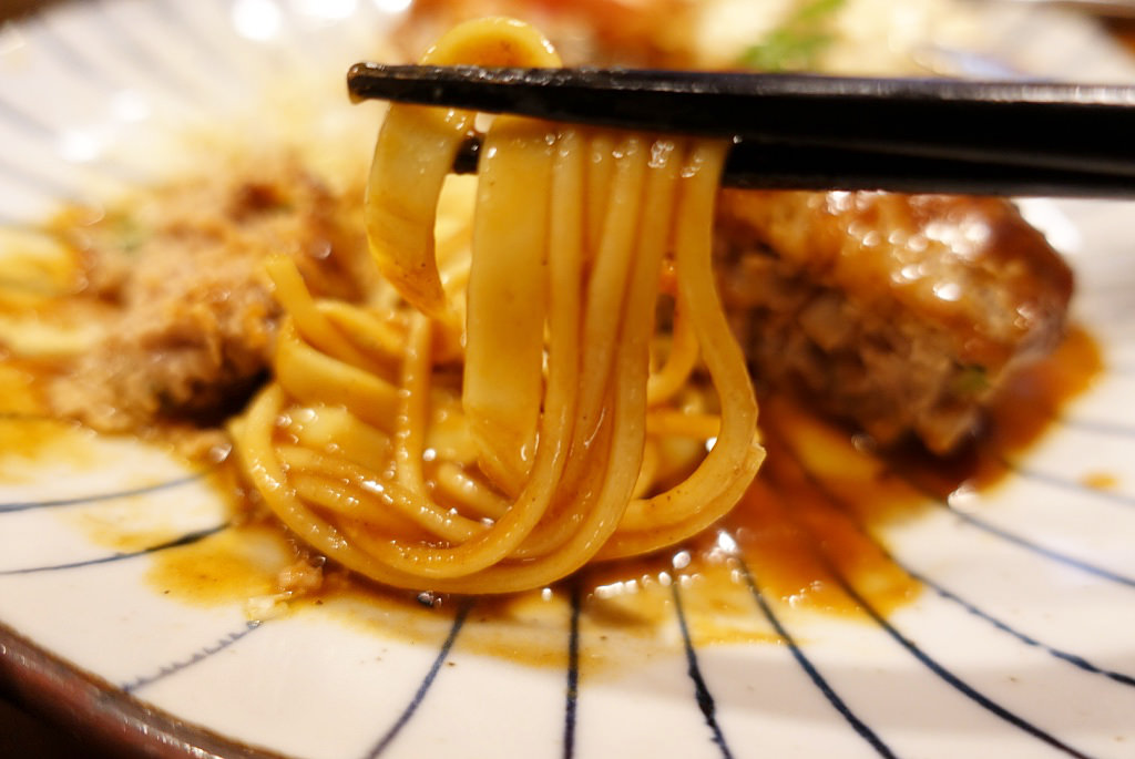 ソースが絡んだパスタ