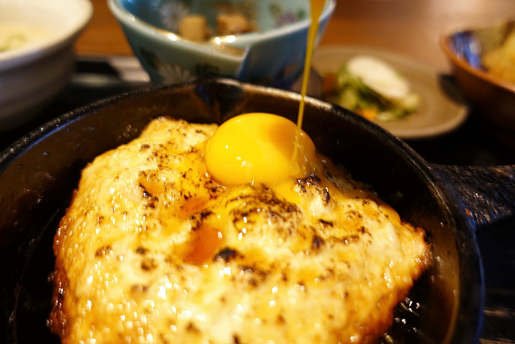 鶏つくねのスキレット焼