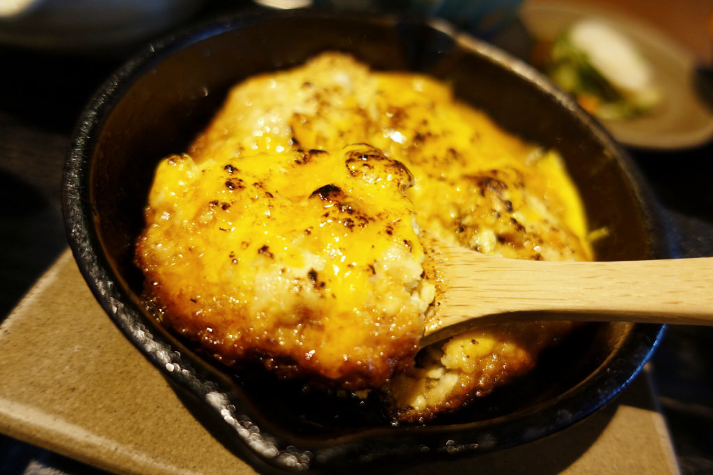 鶏つくねのスキレット焼