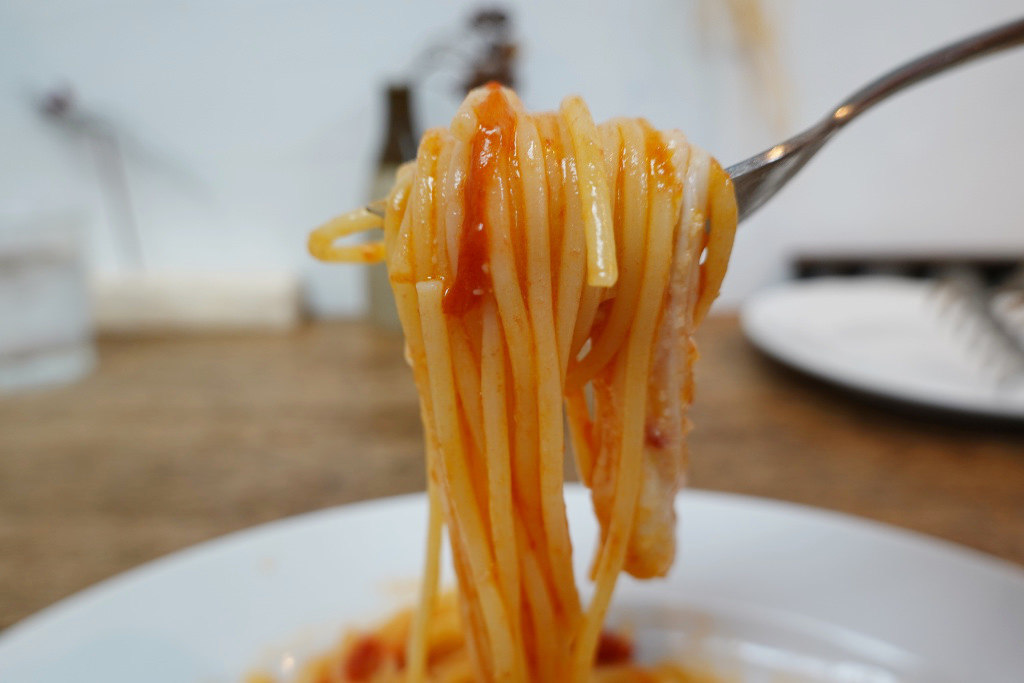 トマトとモッツァレラチーズのスパゲッティ